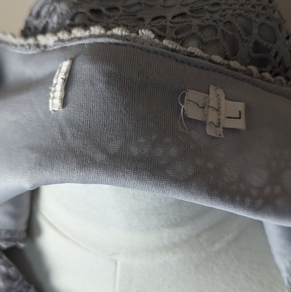 Romantic Gray Lace Tunic Dress – Boho Chic Layered Roses 🌙🌸 Size L - Picture 6 of 7